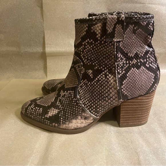 CARLOS BY CARLOS SANTANA WOMENS NEUTRAL SNAKE SKIN ANKLE BOOTS SIZE 7.5 - Picture 6 of 7